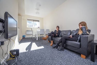 3 bed flat, Deacon House, Near university, Leicester, LE27EF - Image 3